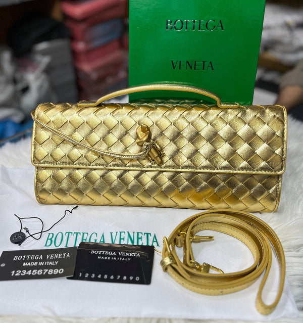 Bottega Vaneta Andiamo Clutch